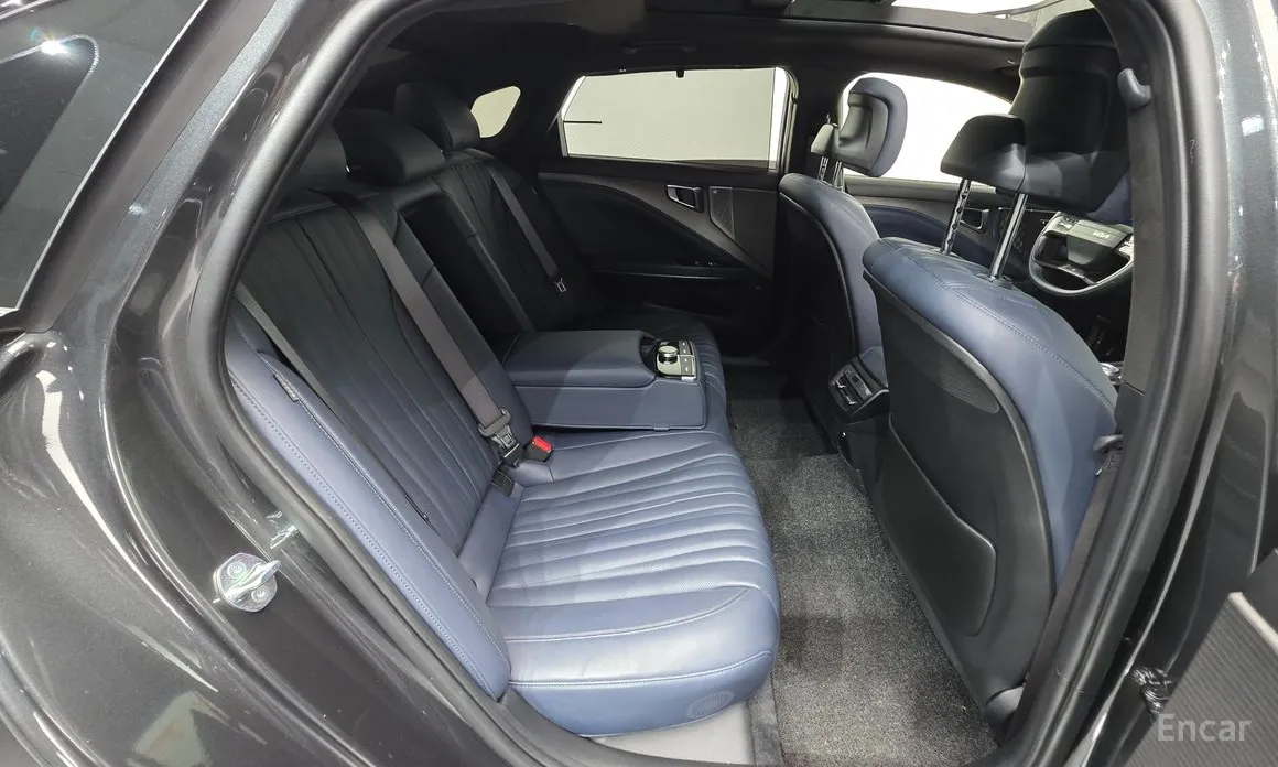 Фото 19 - Kia K8