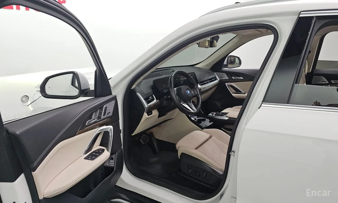 Фото 10 - BMW iX1