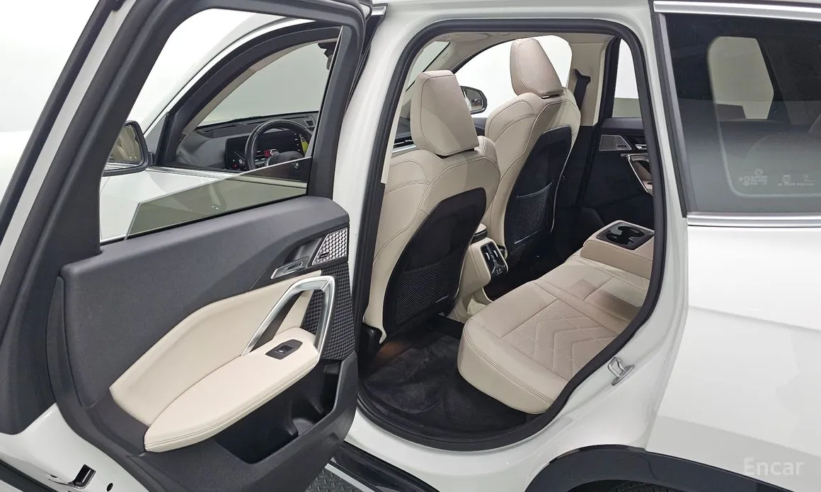 Фото 12 - BMW iX1