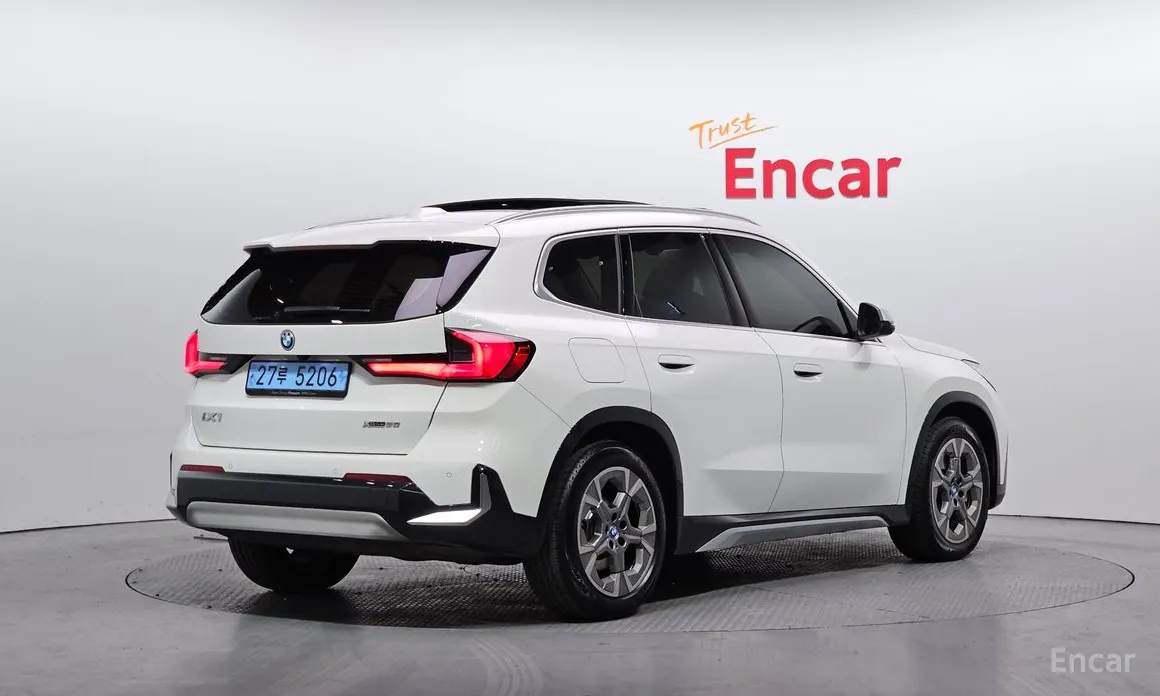 Фото 2 - BMW iX1