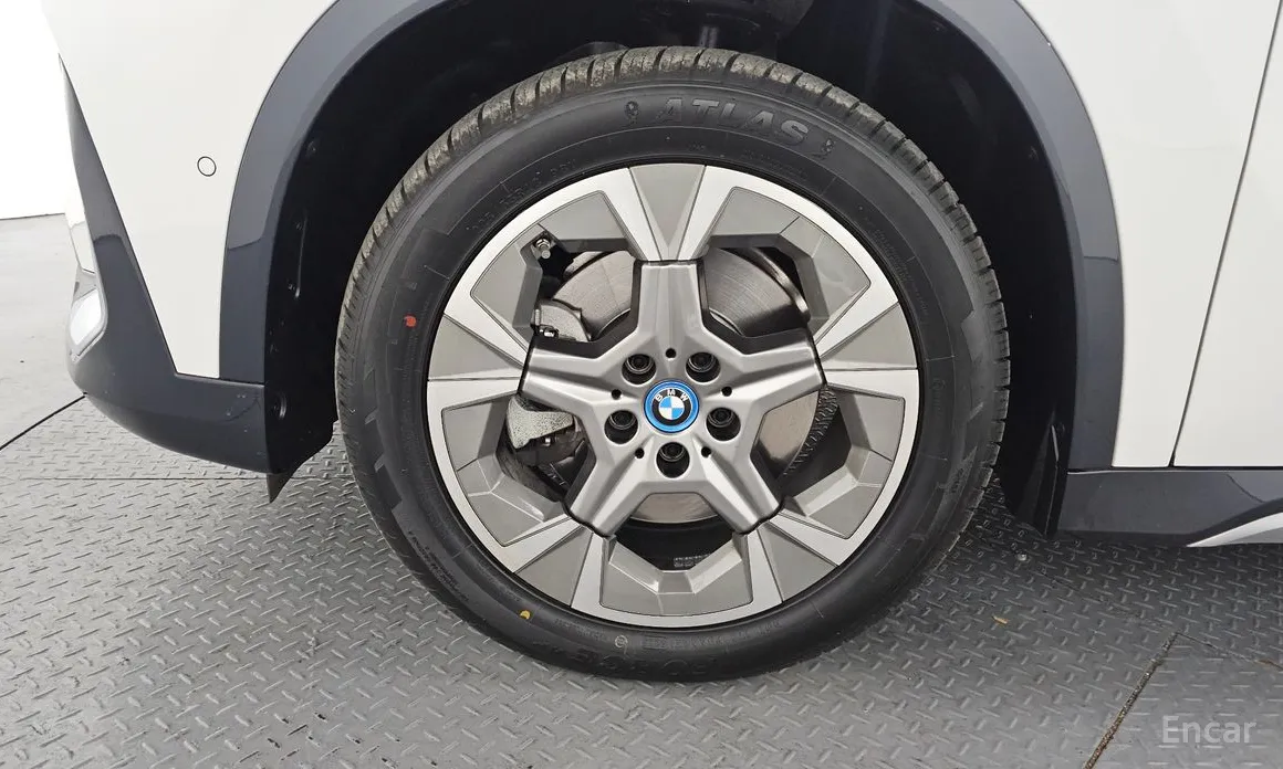 Фото 5 - BMW iX1