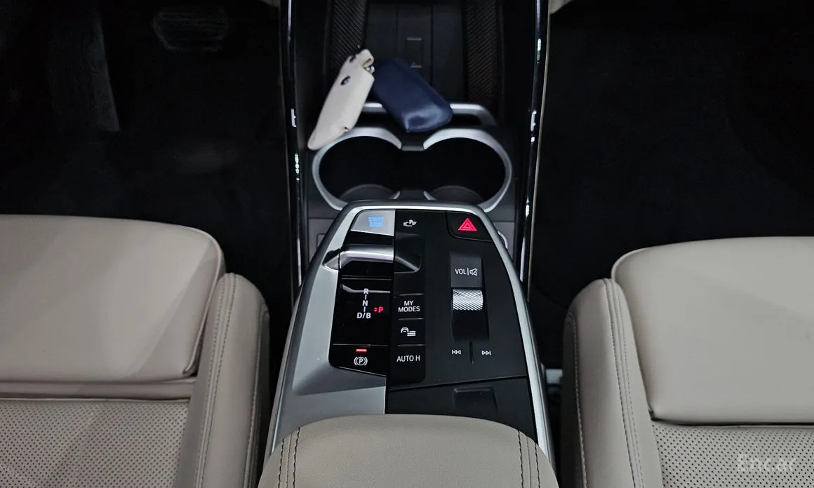 Фото 9 - BMW iX1