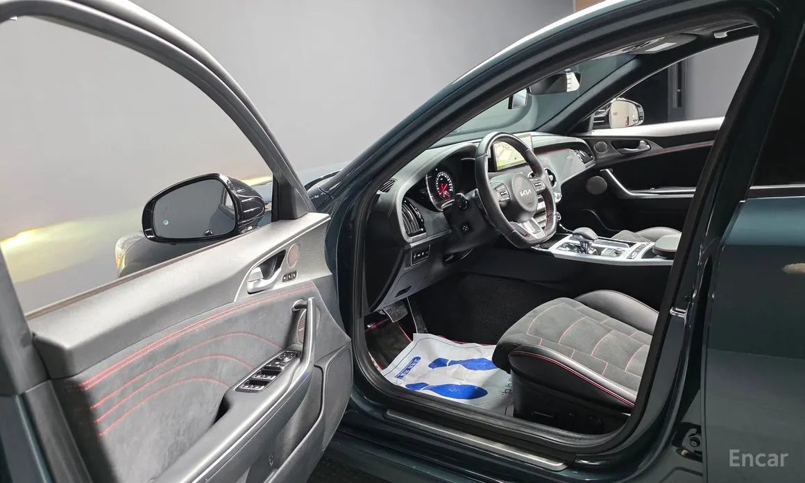 Фото 10 - Kia Stinger