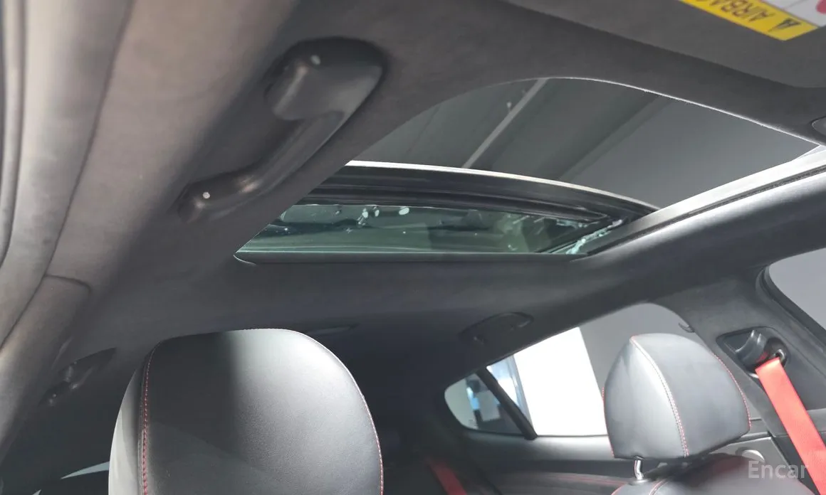 Фото 18 - Kia Stinger