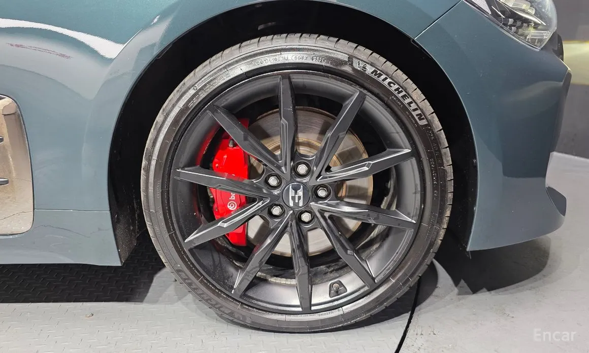 Фото 5 - Kia Stinger