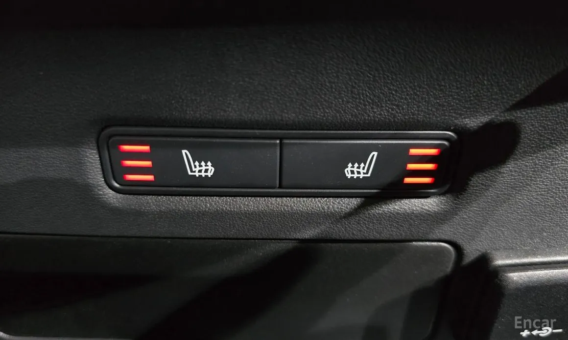 Фото 18 - Land Rover Range Rover Velar