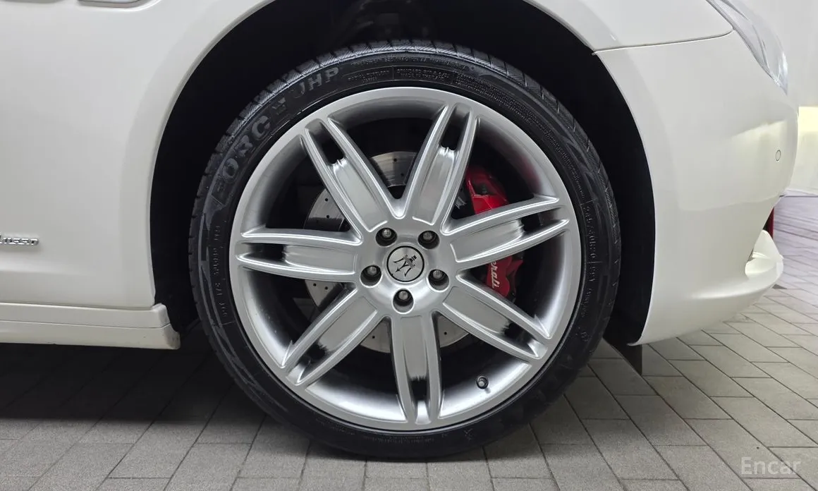 Фото 5 - Maserati Quattroporte