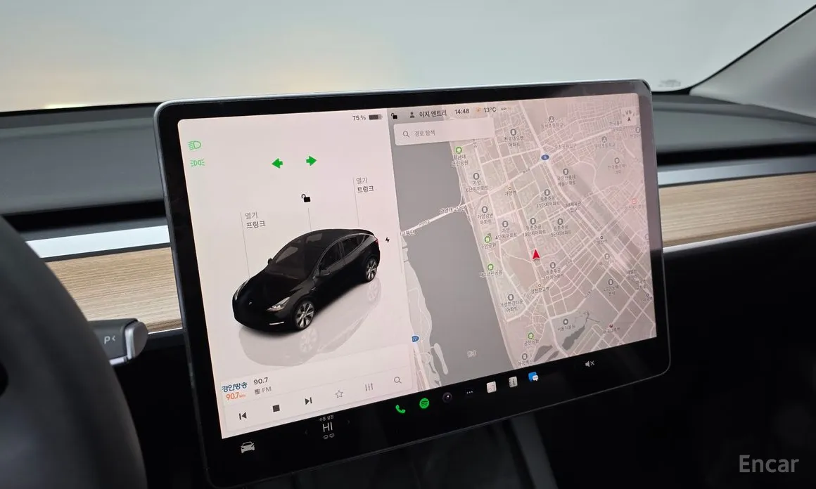 Фото 14 - Tesla Model Y