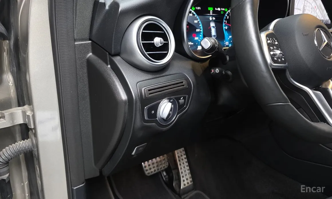 Фото 13 - Mercedes-Benz GLC-Class