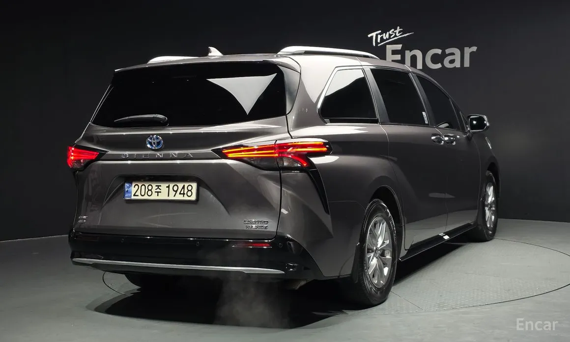 Фото 2 - Toyota Sienna