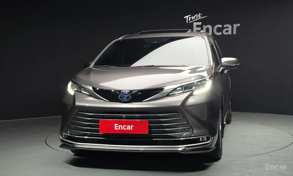 Фото 3 - Toyota Sienna