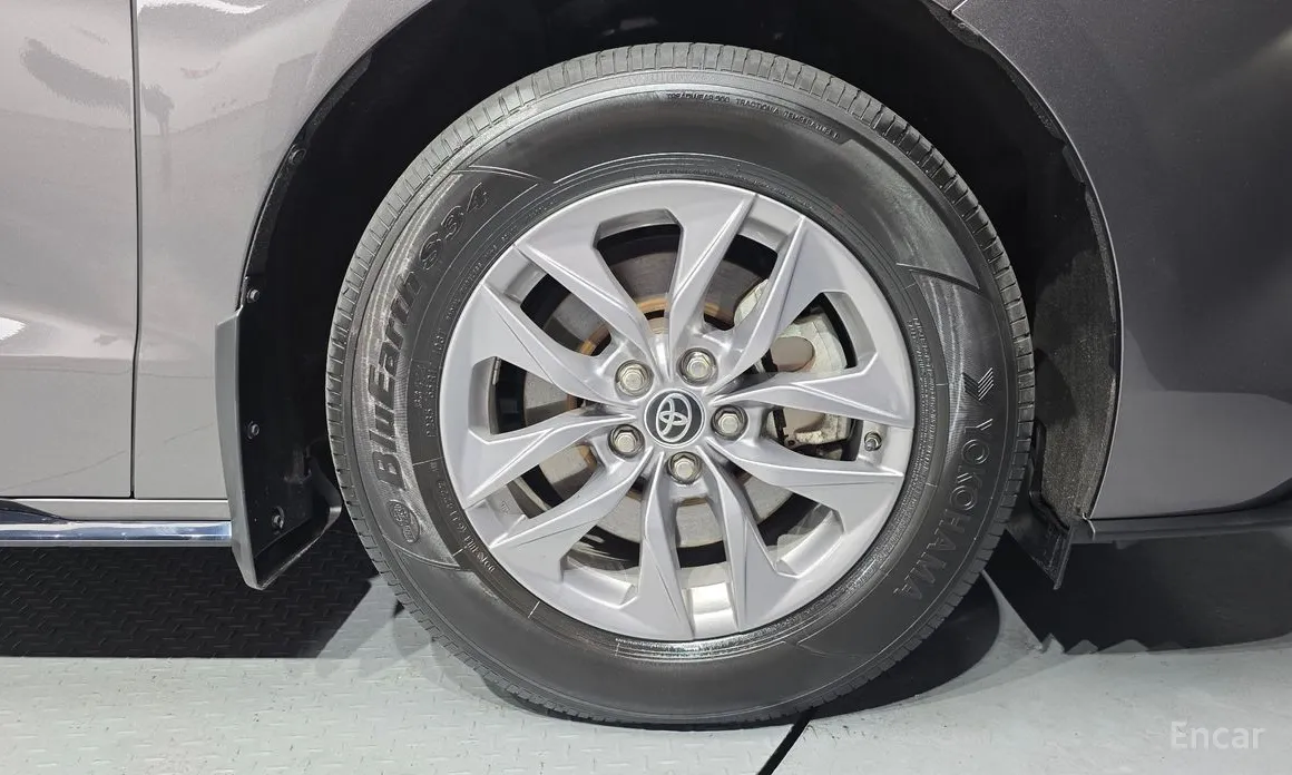 Фото 5 - Toyota Sienna