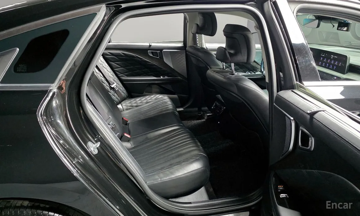 Фото 12 - Kia K8