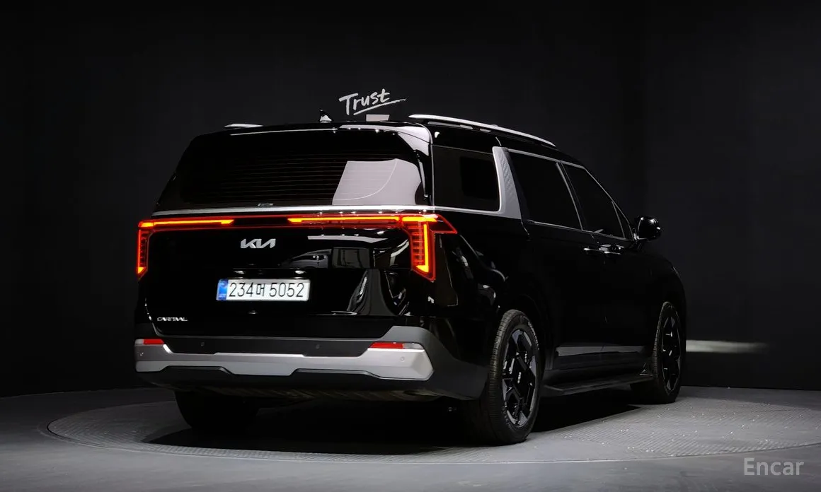 Фото 2 - Kia Carnival