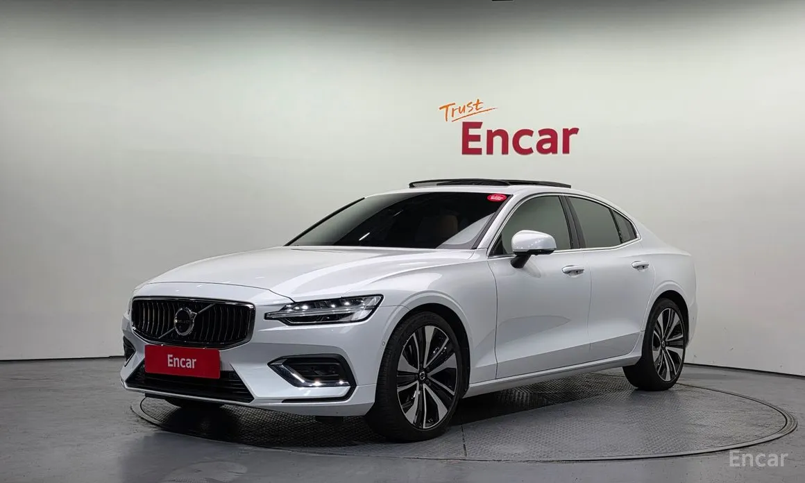 Фото 1 - Volvo S60