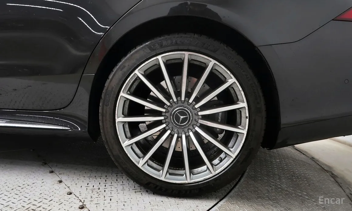 Фото 5 - Mercedes-Benz AMG GT