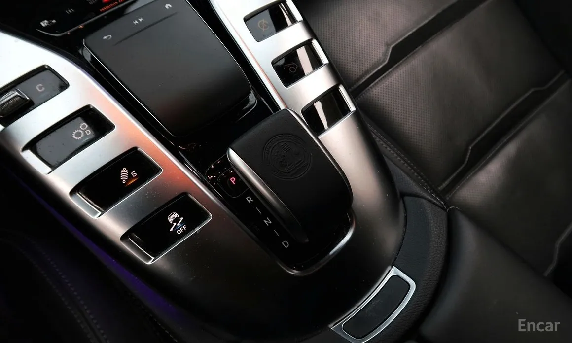 Фото 9 - Mercedes-Benz AMG GT