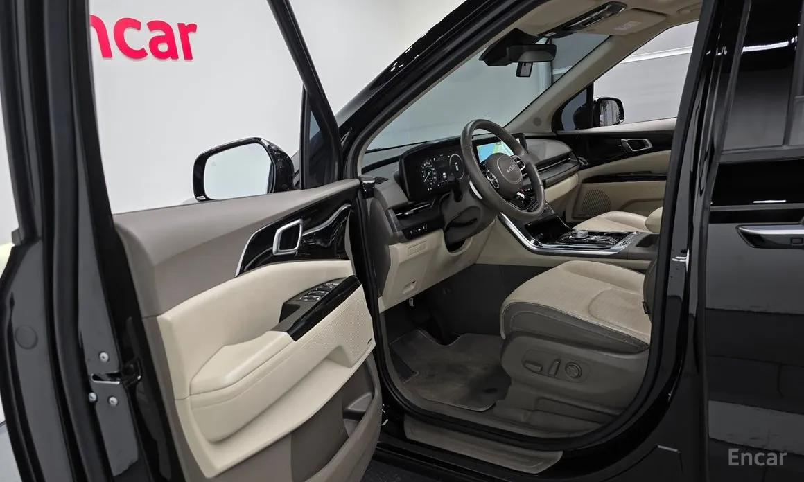 Photo 10 - Kia Carnival