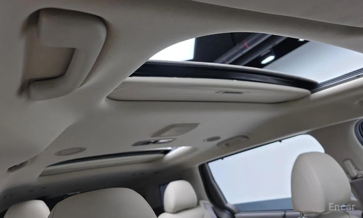 Photo 17 - Kia Carnival