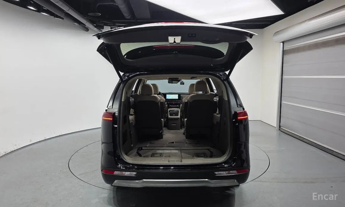 Photo 20 - Kia Carnival