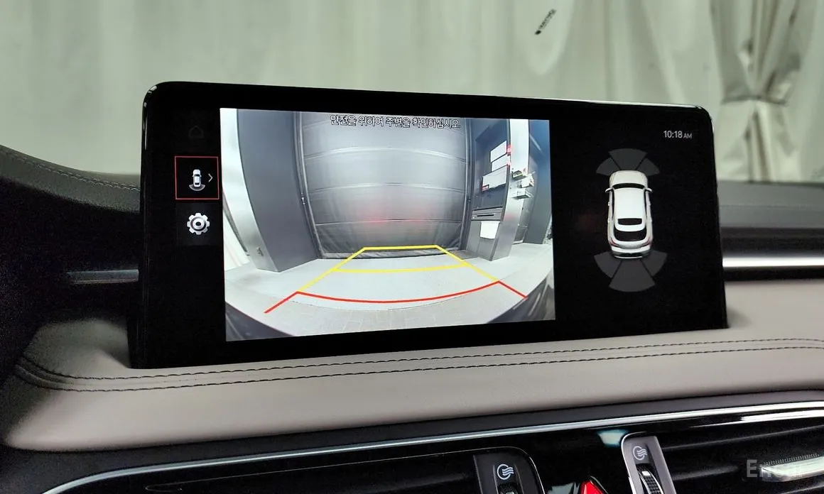 Фото 15 - Genesis G70