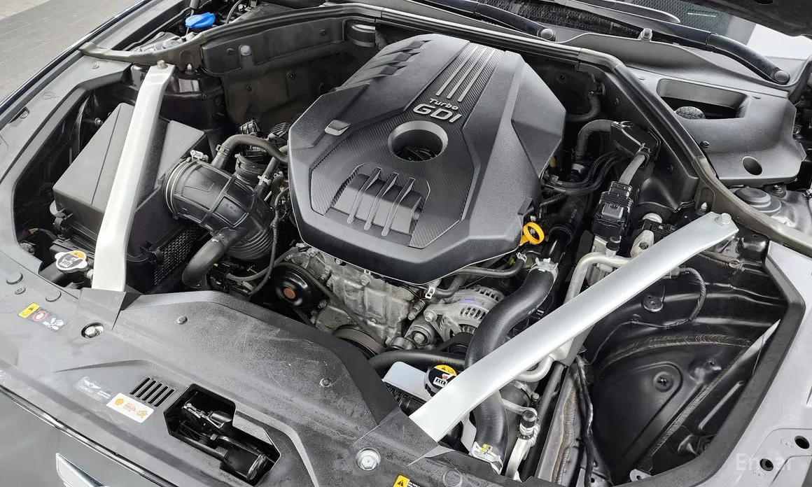 Фото 6 - Genesis G70