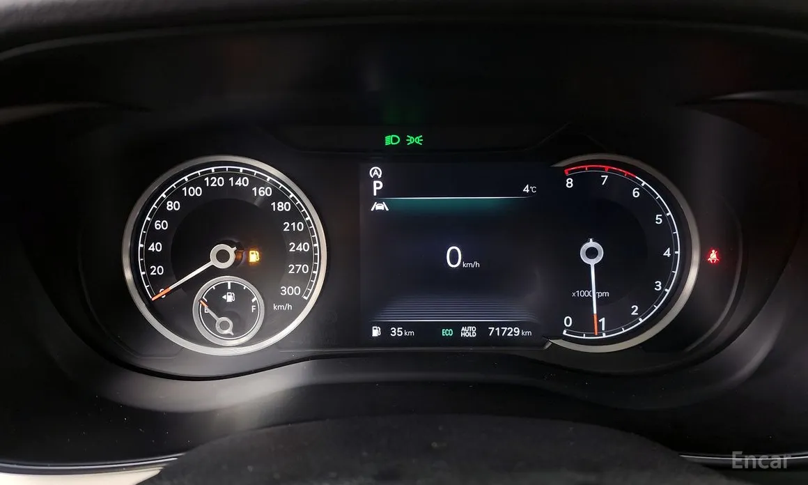 Фото 8 - Genesis G70