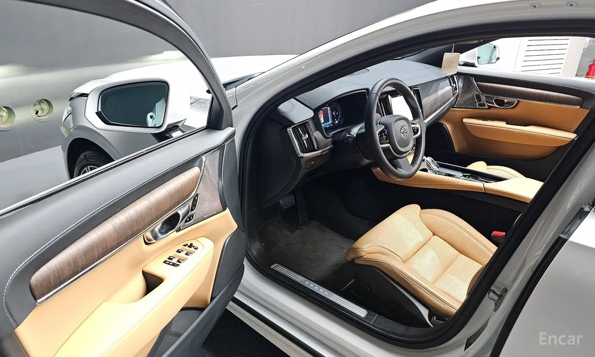 Фото 10 - Volvo S90