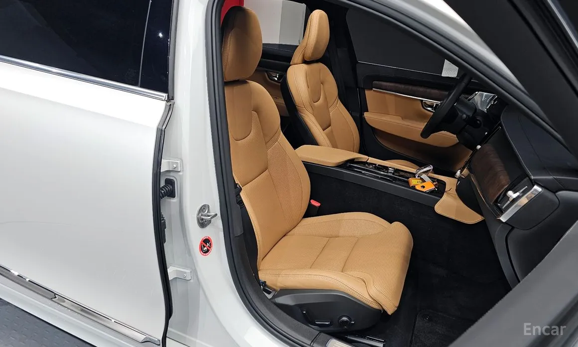 Фото 12 - Volvo S90