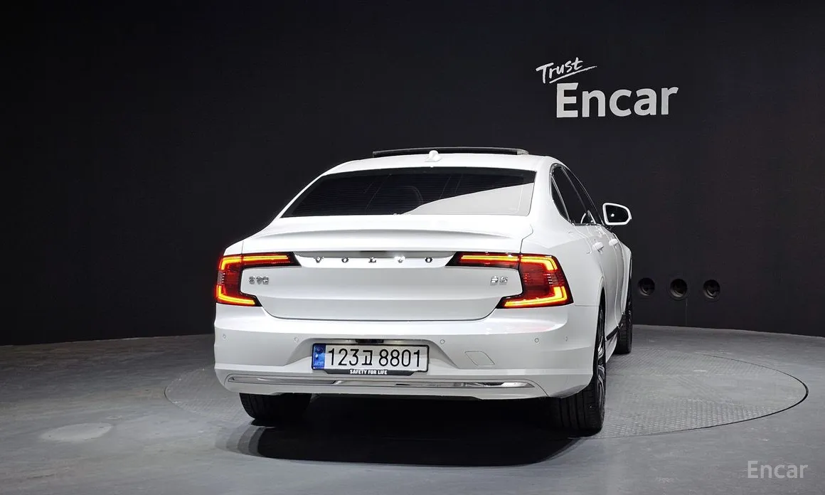 Фото 4 - Volvo S90