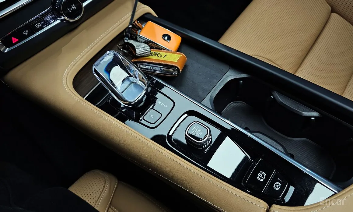 Фото 9 - Volvo S90