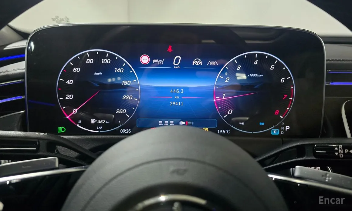 Фото 16 - Mercedes-Benz E-Class