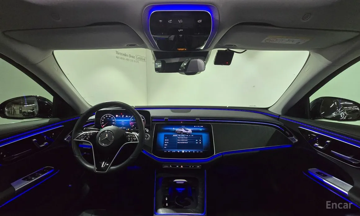 Фото 17 - Mercedes-Benz E-Class