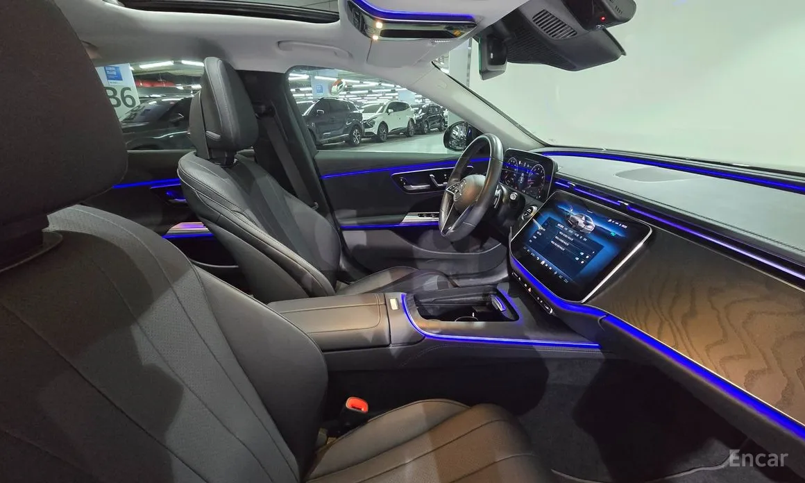 Фото 18 - Mercedes-Benz E-Class