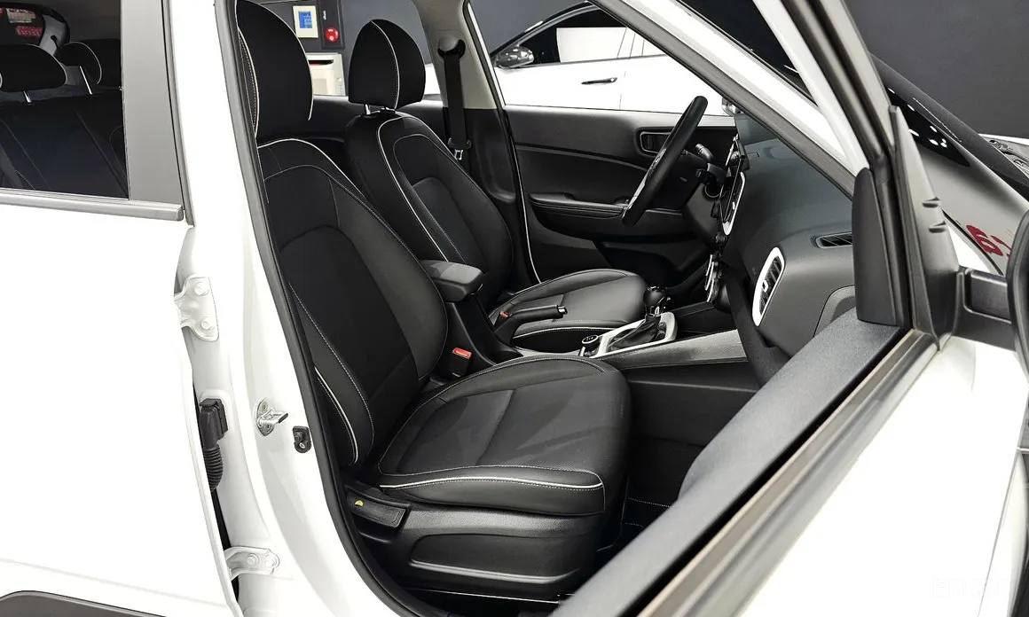 Фото 10 - Hyundai Venue