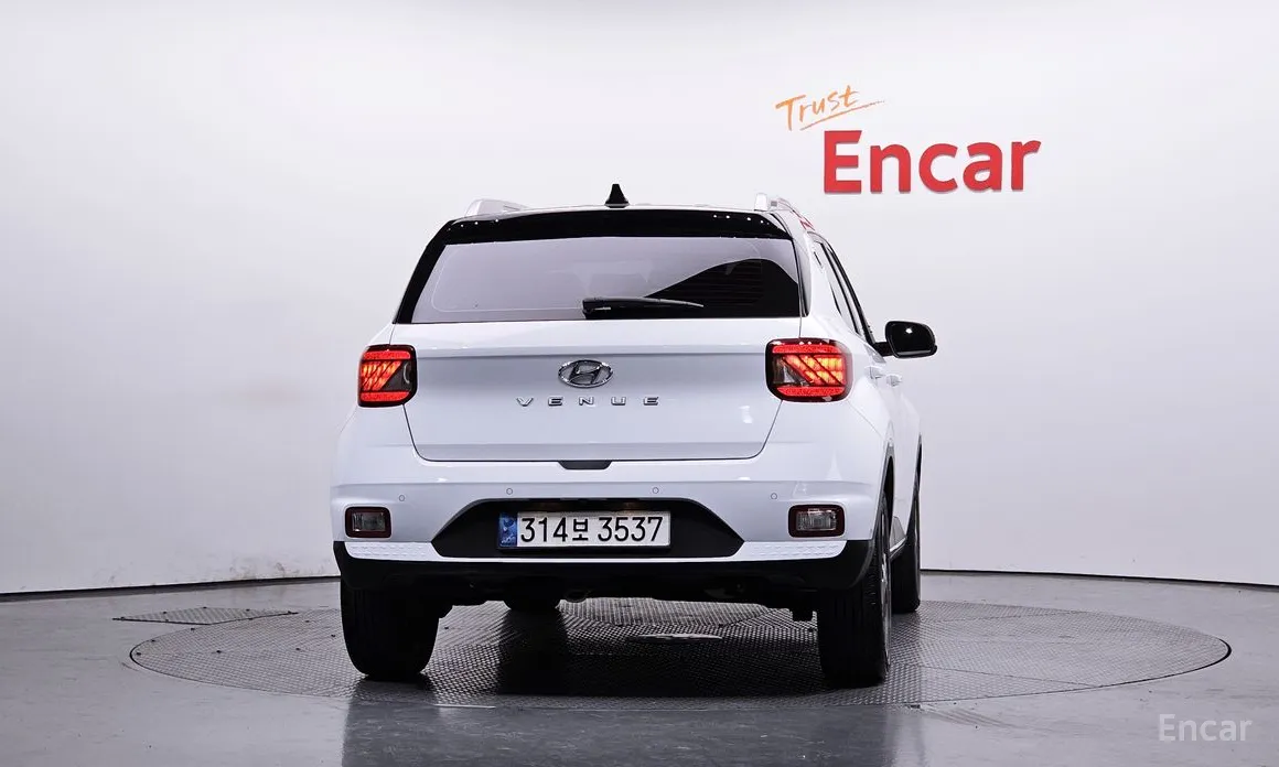 Фото 4 - Hyundai Venue