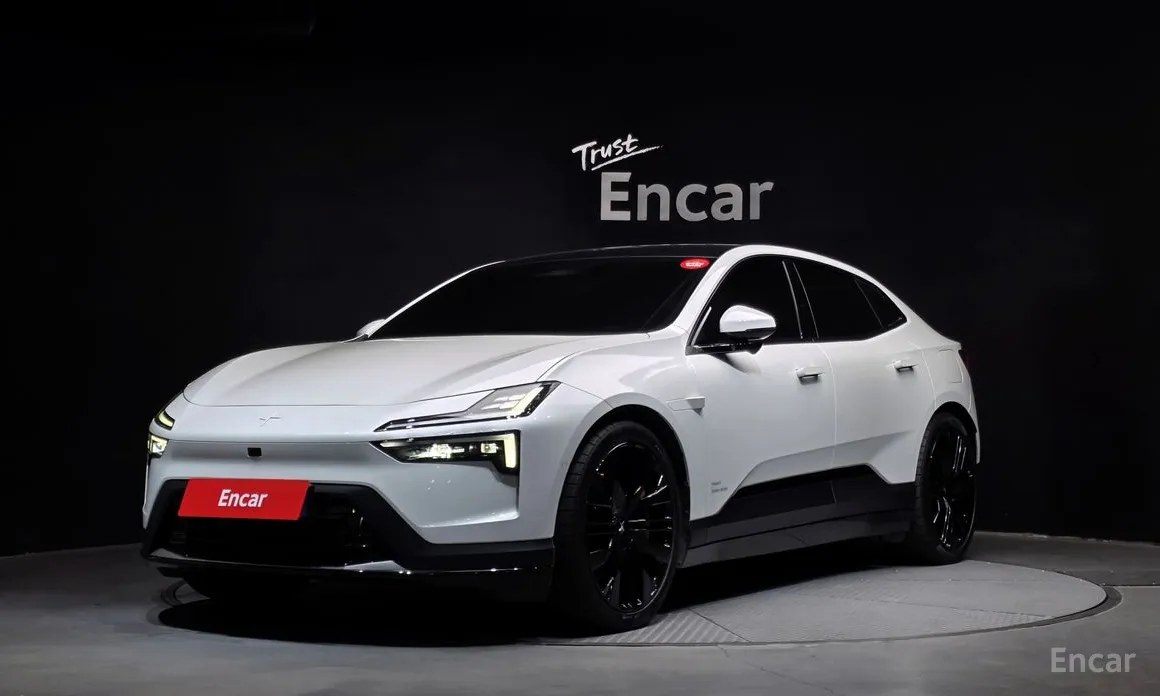 Фото 1 - Polestar 4