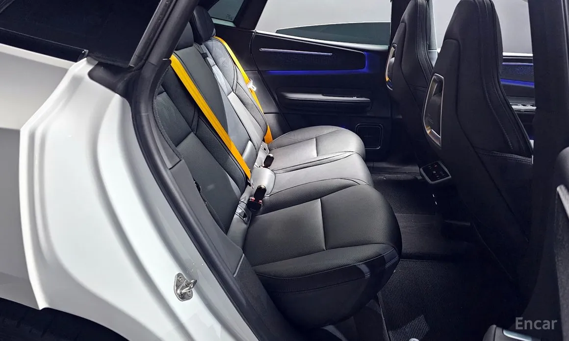 Фото 12 - Polestar 4