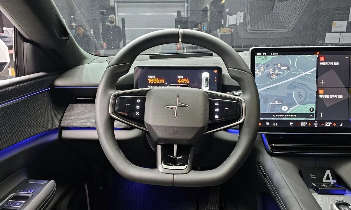 Фото 14 - Polestar 4