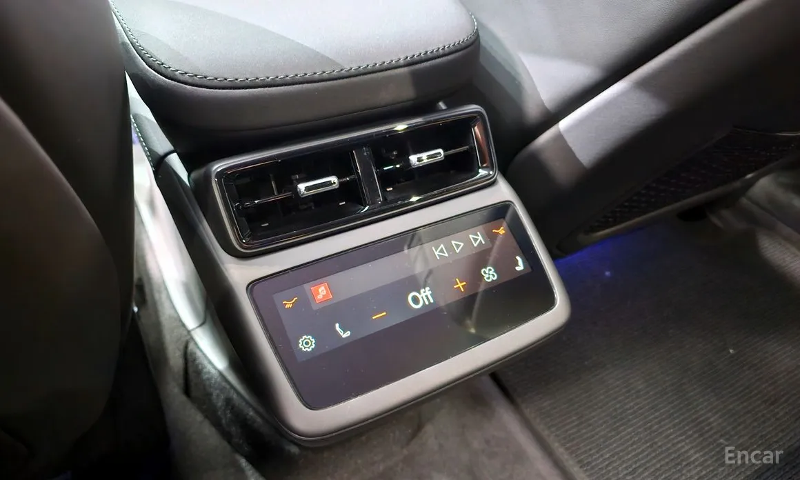 Фото 18 - Polestar 4