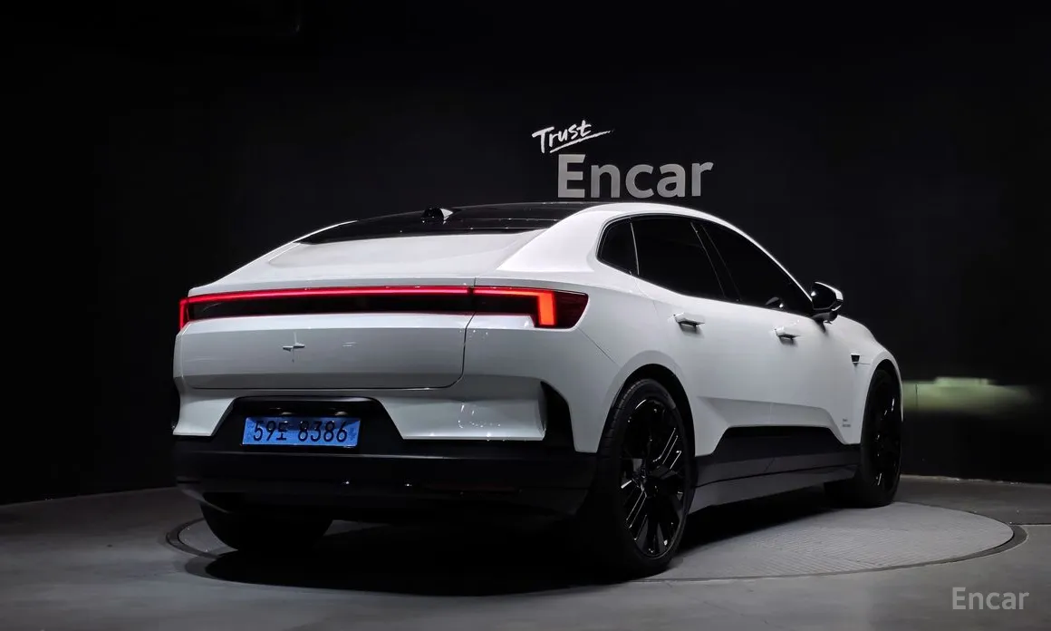 Фото 2 - Polestar 4