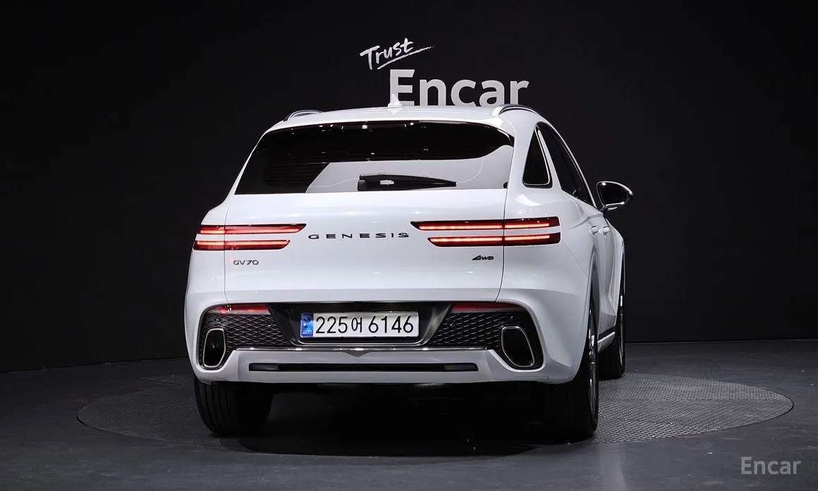 Photo 4 - Genesis GV70