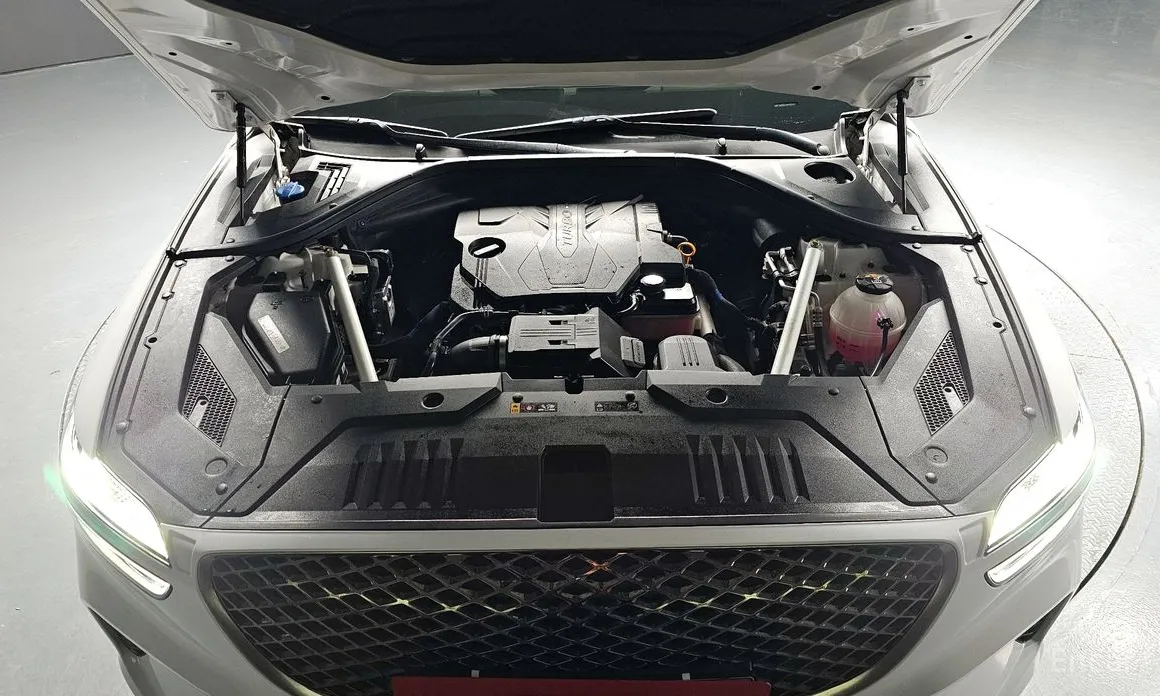 Photo 6 - Genesis GV70