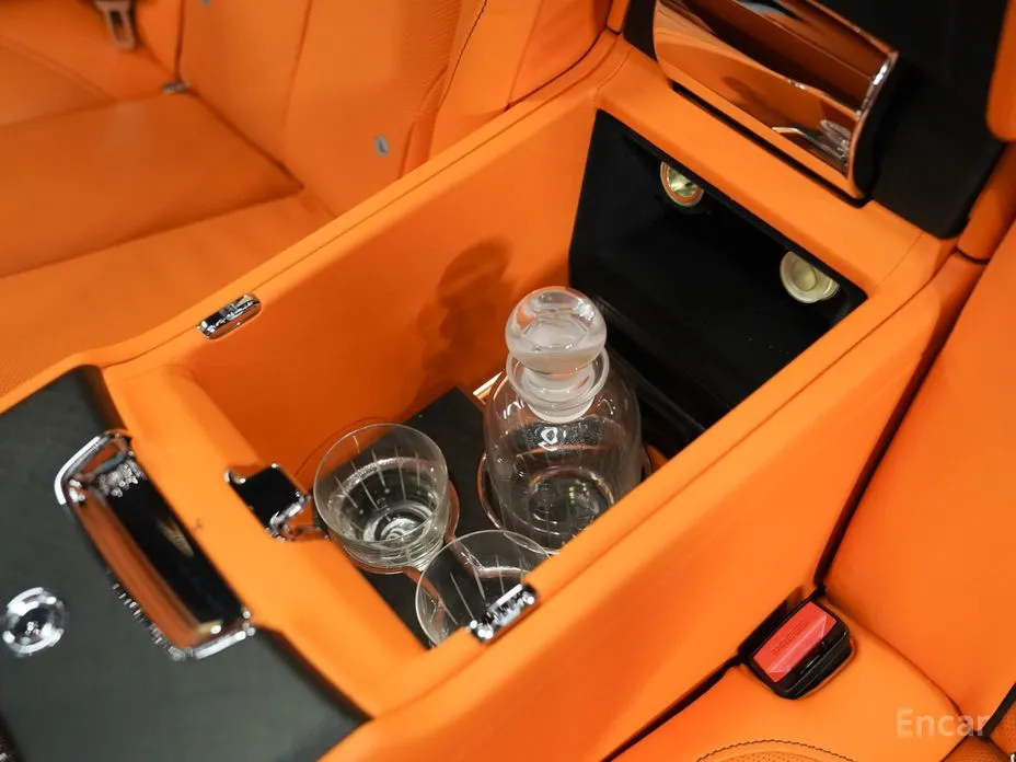 Фото 17 - Rolls-Royce Cullinan