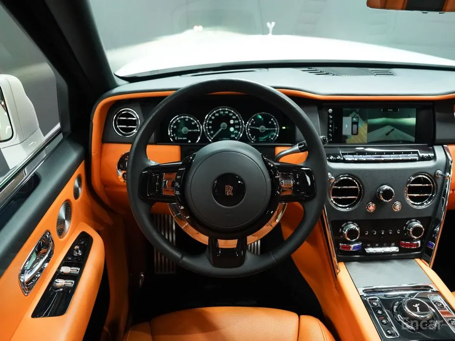 Фото 9 - Rolls-Royce Cullinan