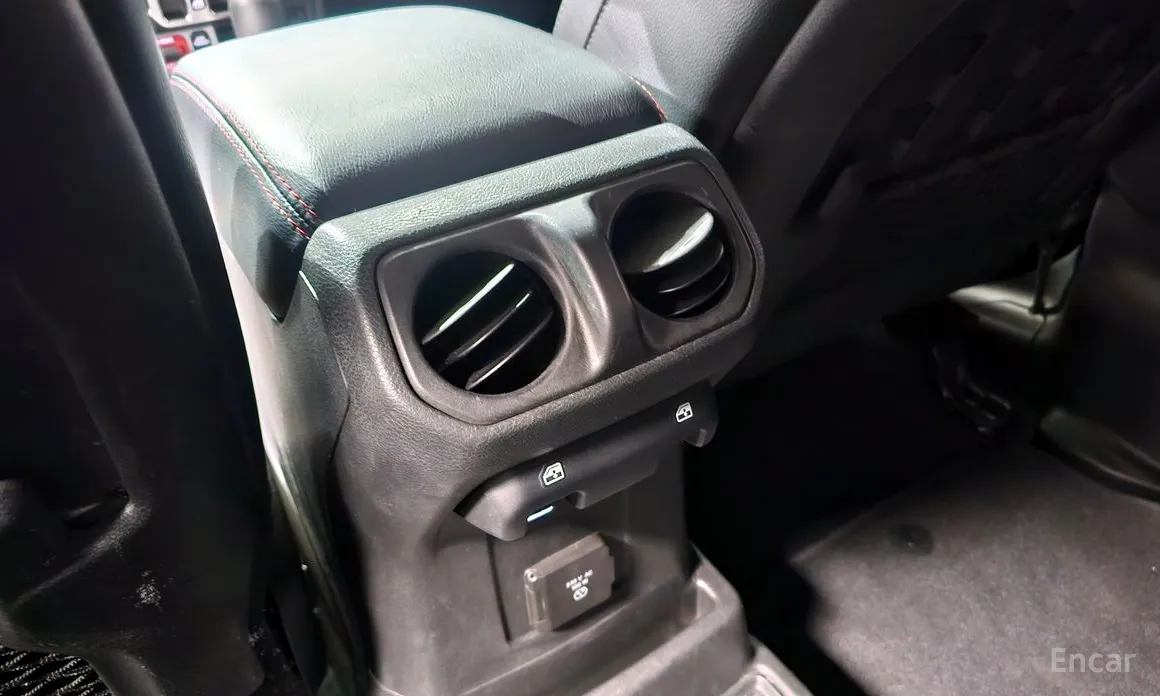 Фото 18 - Jeep Wrangler