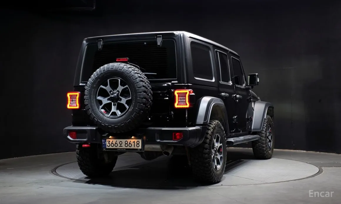 Фото 2 - Jeep Wrangler