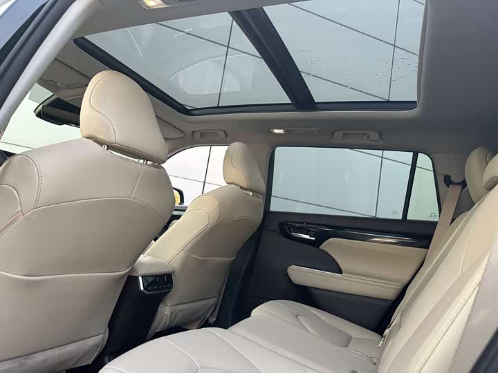 Фото 4 - Toyota Highlander