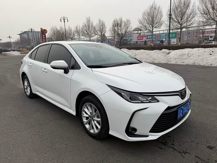 Фото 3 - Toyota Corolla