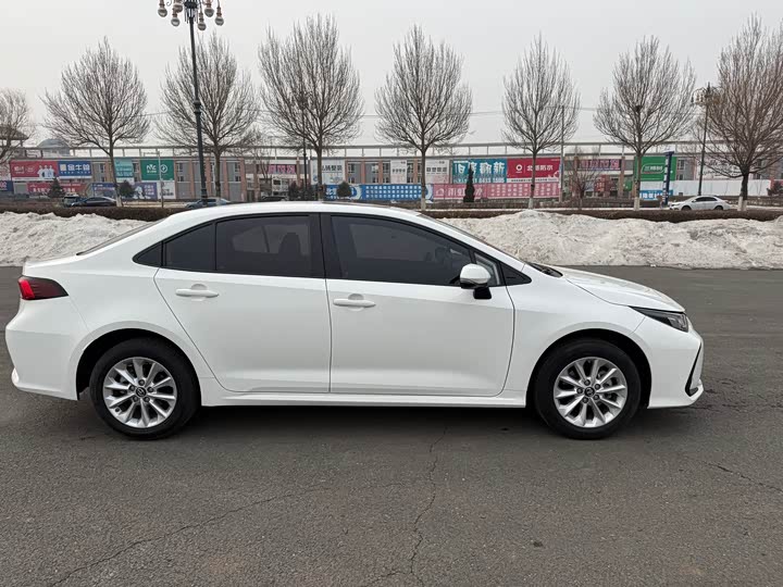 Фото 4 - Toyota Corolla